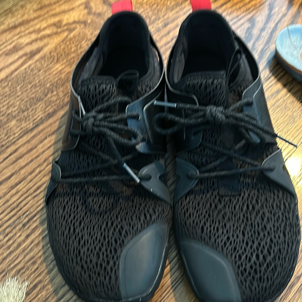 Vivobarefoot Size Euro 44Men